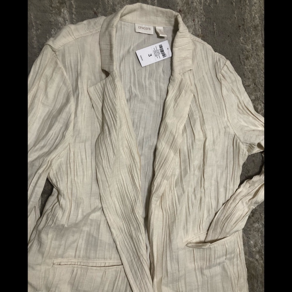 Chico’s • offwhite blazer • size 3 •NWT